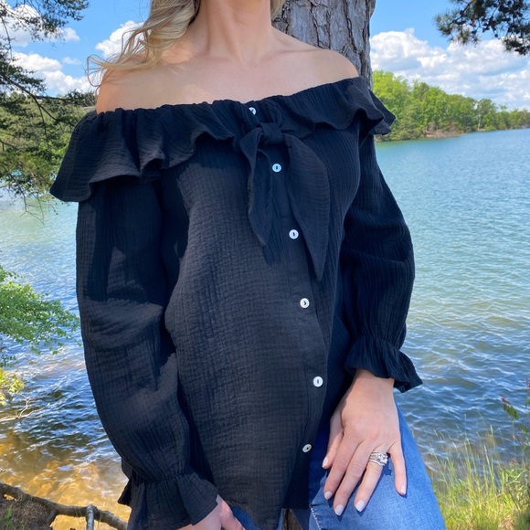 Black Ruffle Top - Picture 1 of 6